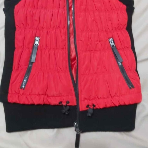 Womens vest - Picture 2 of 5